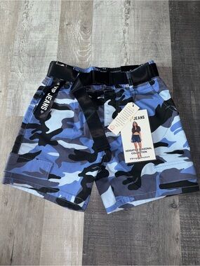 💙NWT VIP Jeans Blue Camouflage Utility Shorts with Black Webbing Belt